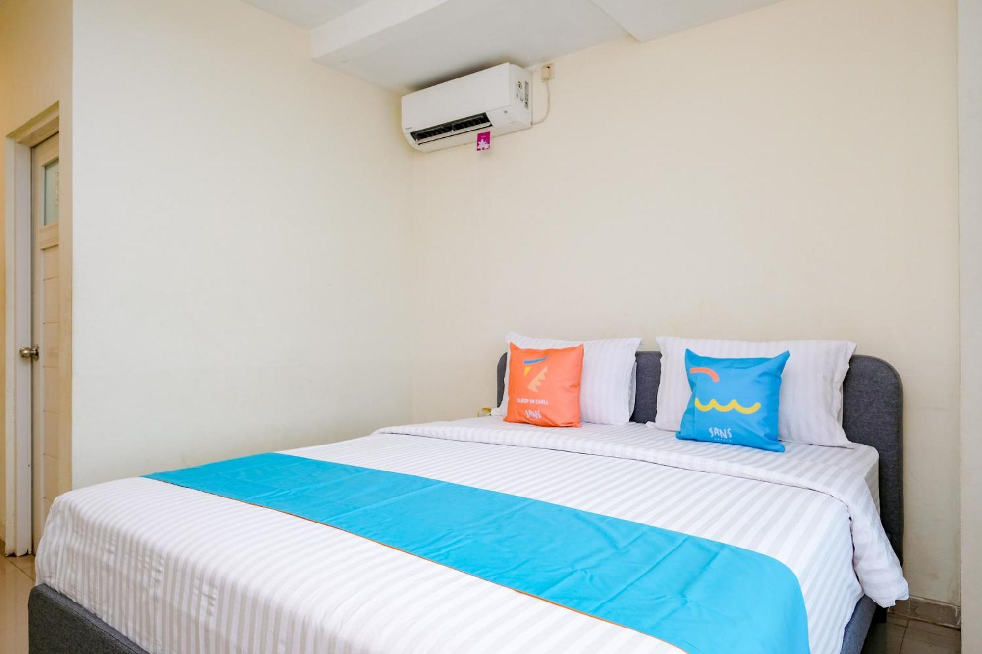 Sans Hotel Mataram Malioboro Yogyakarta Exterior foto